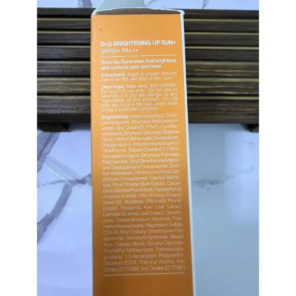 Dr.G Brightening Up Sun+ SPF 50+ PA+++ Tone-Up Sunscreen (50 mL) - Picture 2 of 3